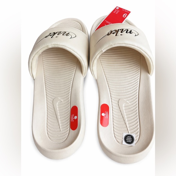 Nike Victori One Slides Women 9 Sand Drift Black Comfort Sandals HV5793-100 NWT - Picture 3 of 3